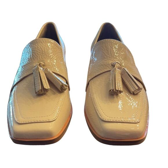 NIB Donald Pliner crinkle patent leather AVICI flat. Sz 10 (see size note below) - Picture 3 of 7